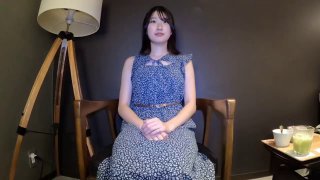 溺婚大眼睛美女勾搭上门服务男技师